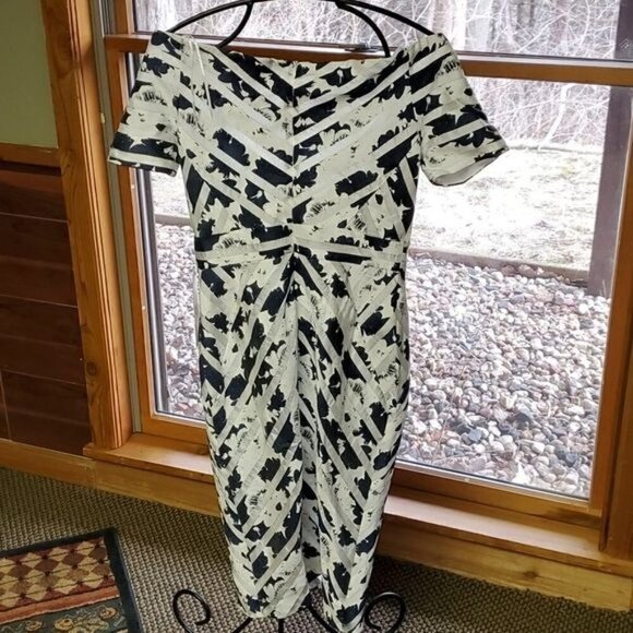 Kay Unger‎ Off the Shoulder Lined Rayon Short Sleeve Sz. 4 Dress - Picture 5 of 13